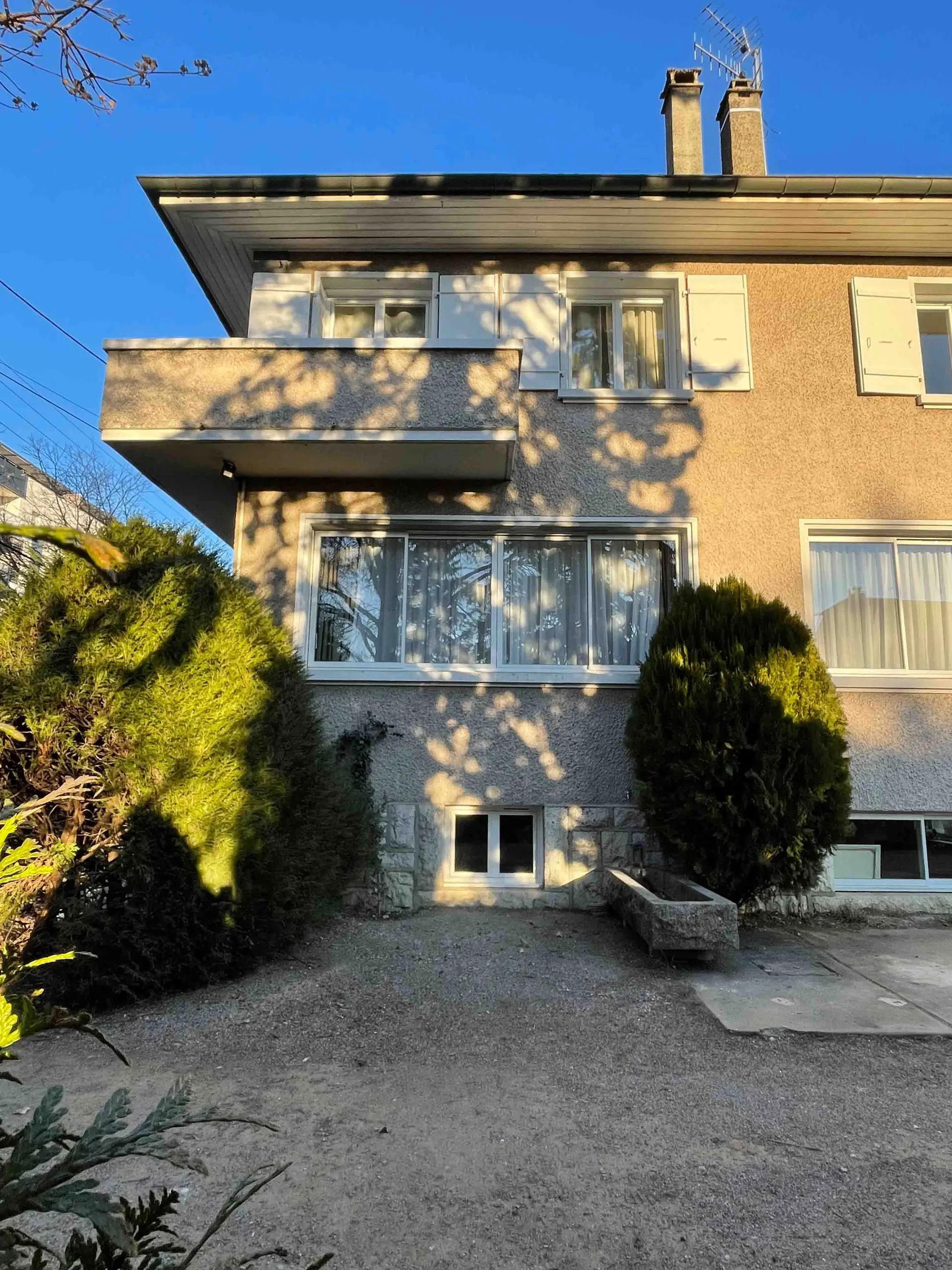 Le Lodge outdoor space